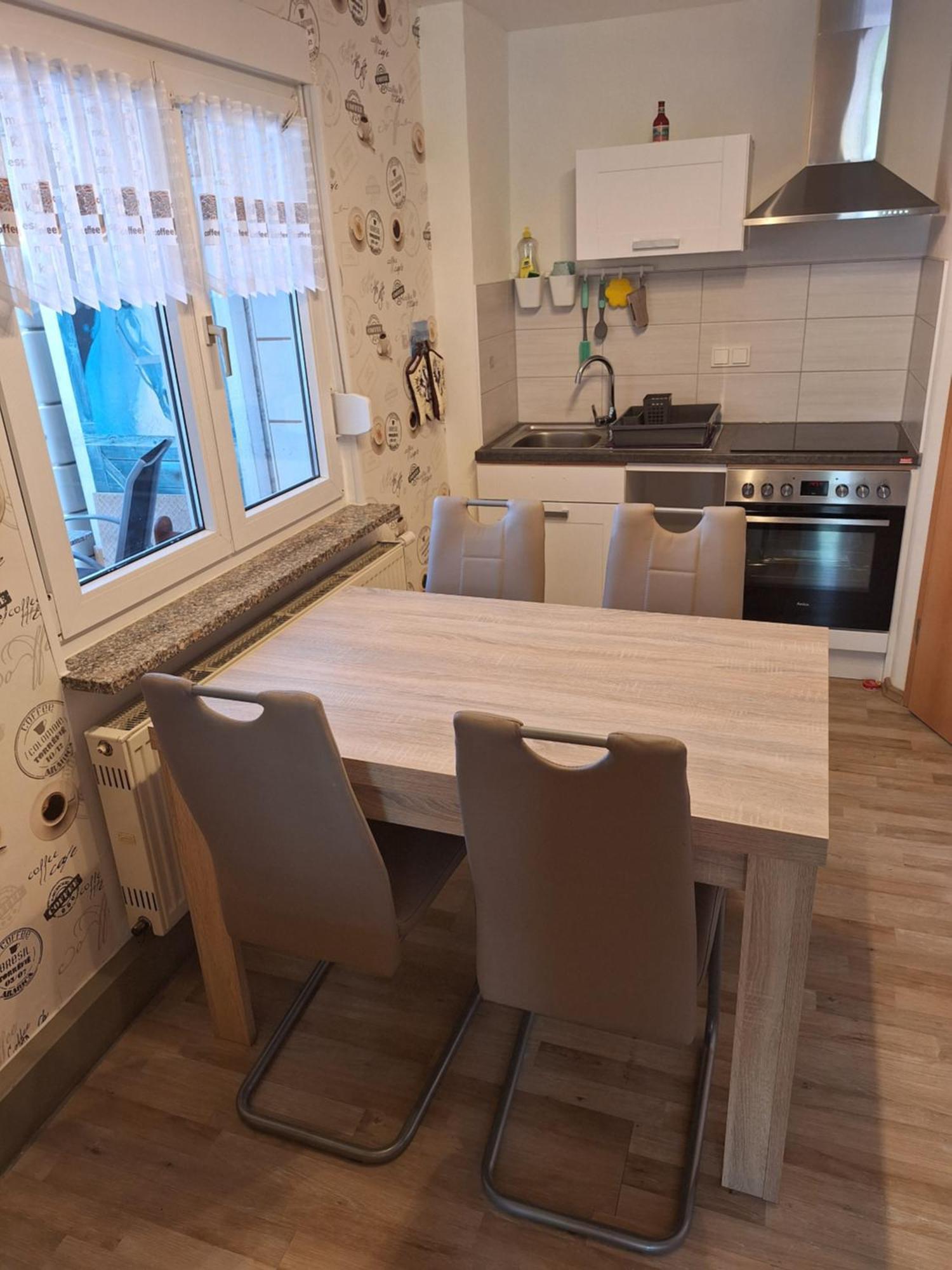 Ferienwohnung Ines Айзенах Стая снимка