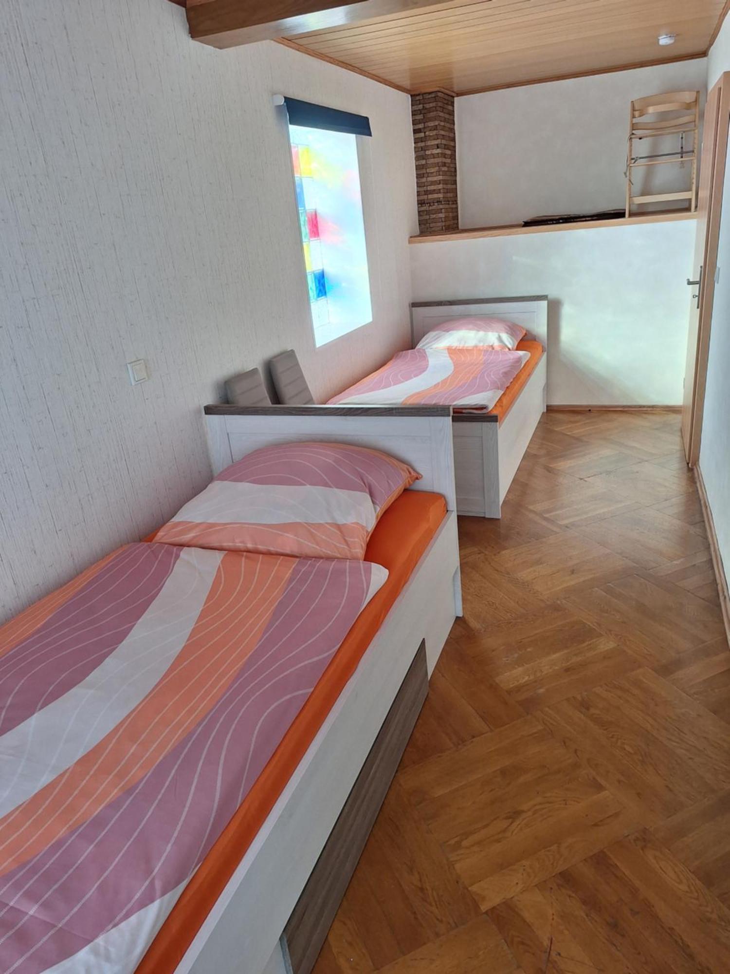 Ferienwohnung Ines Айзенах Стая снимка